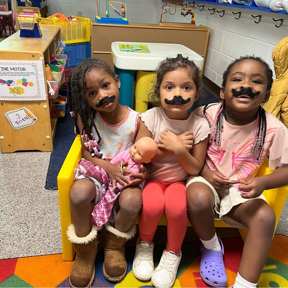 Meet your Posher, Rhonda. I love my job being a teacher to our wonderful future - Picture 5 of 10